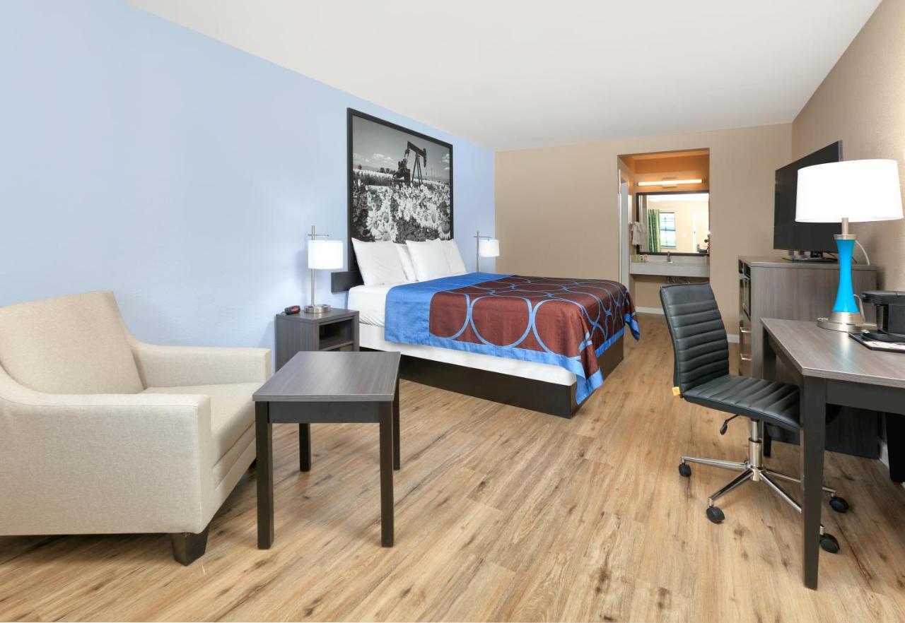Super 8 By Wyndham Victoria - South - Hwy 59 Hotel Luaran gambar