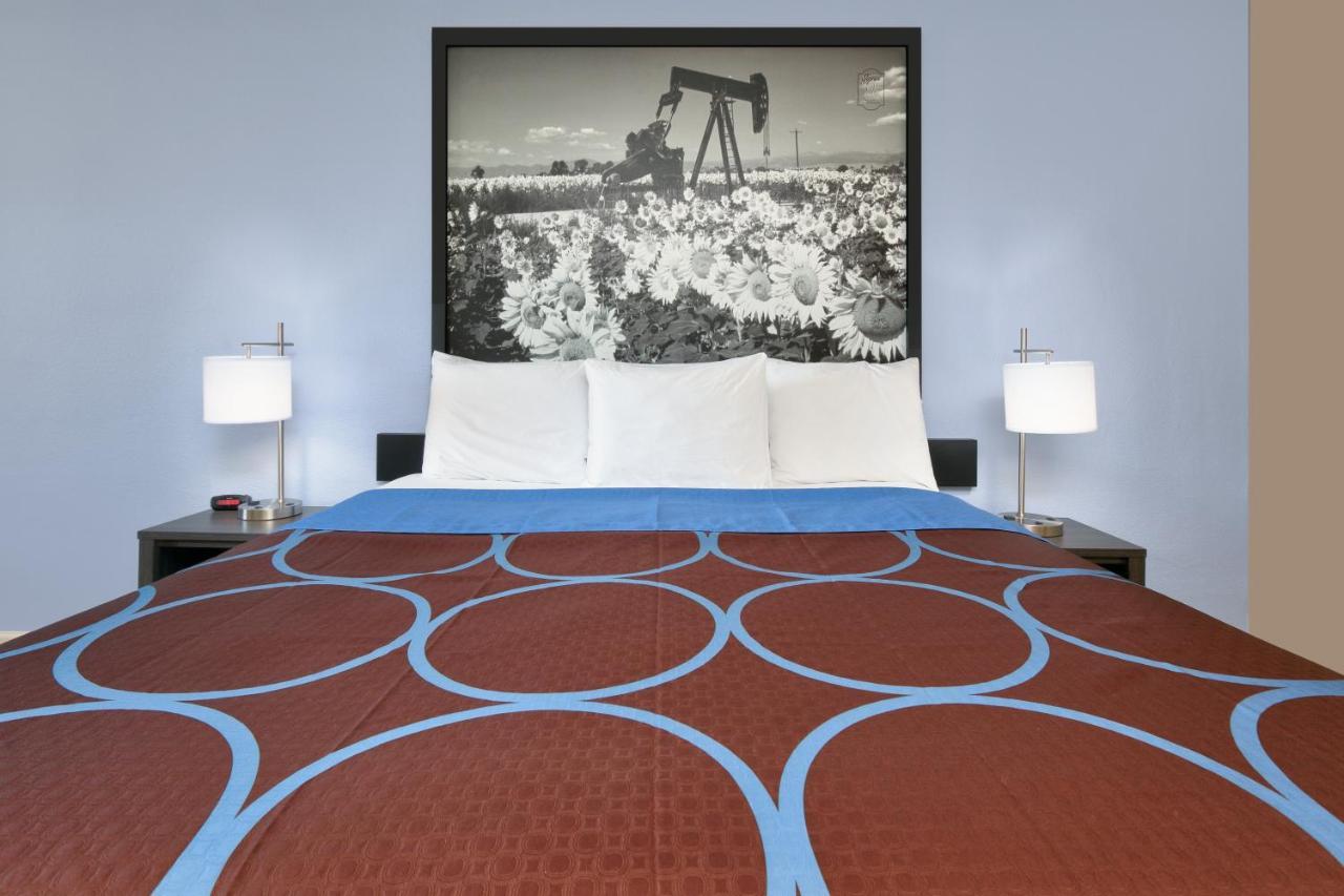 Super 8 By Wyndham Victoria - South - Hwy 59 Hotel Luaran gambar