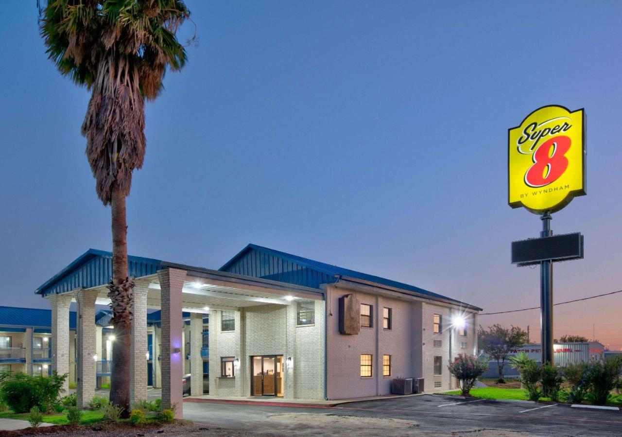 Super 8 By Wyndham Victoria - South - Hwy 59 Hotel Luaran gambar